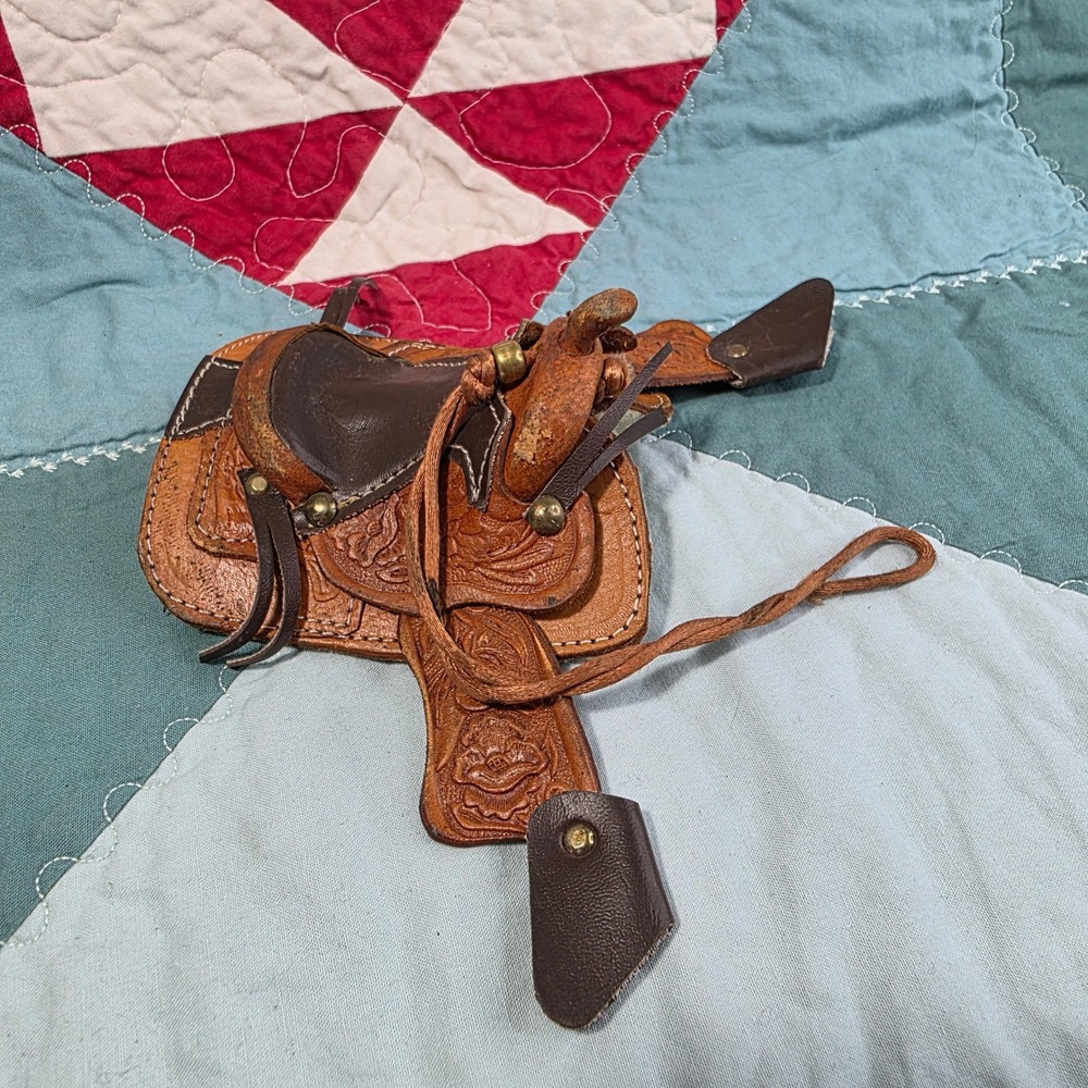Unbranded Miniature Western Saddle Unisex OS Brown Tooled Leather